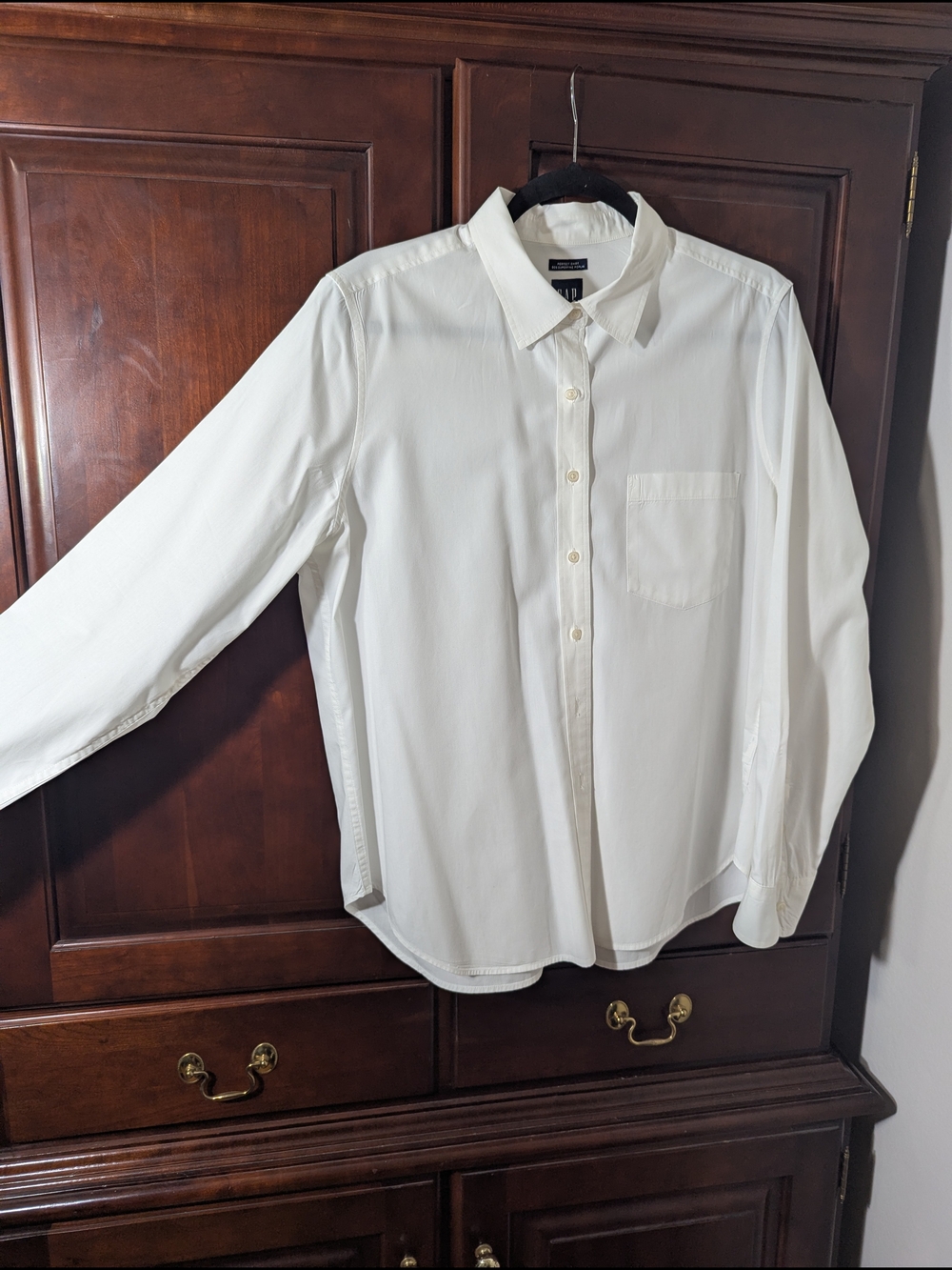 GAP "Perfect Shirt" 80s Superfine Poplin Classic White Button-Up Shirt